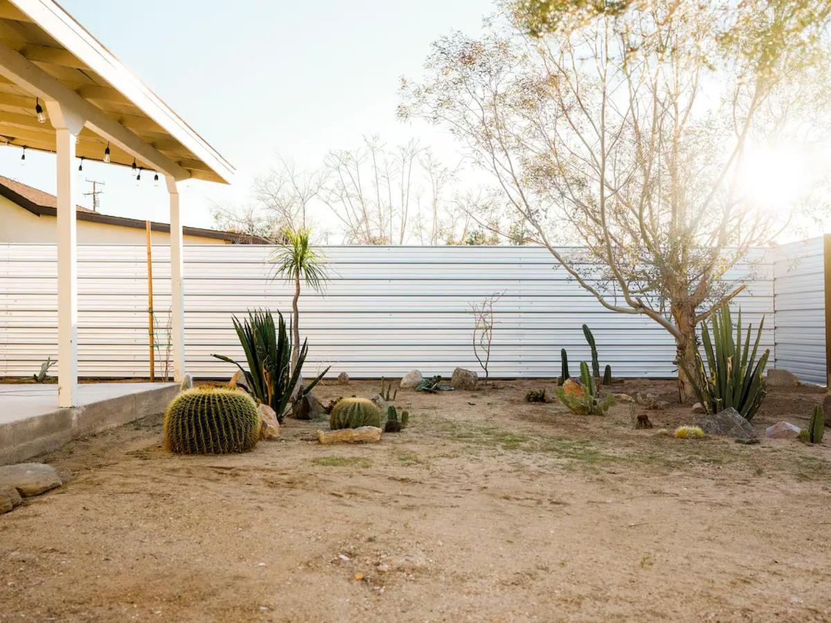 The Zen - Outdoor Shower, Gas Fireplace, Walkable To Shops & Restaurants ジョシュア・ツリー エクステリア 写真