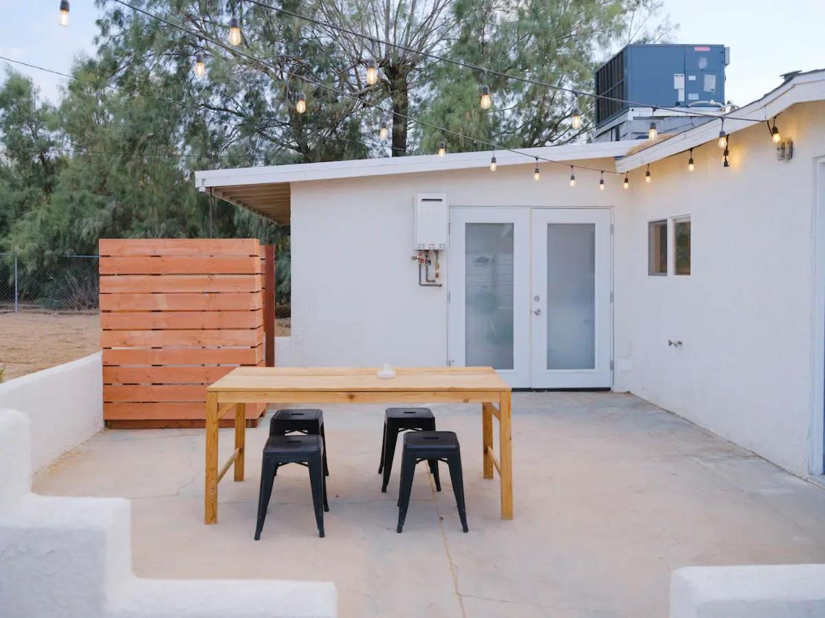 The Zen - Outdoor Shower, Gas Fireplace, Walkable To Shops & Restaurants ジョシュア・ツリー エクステリア 写真