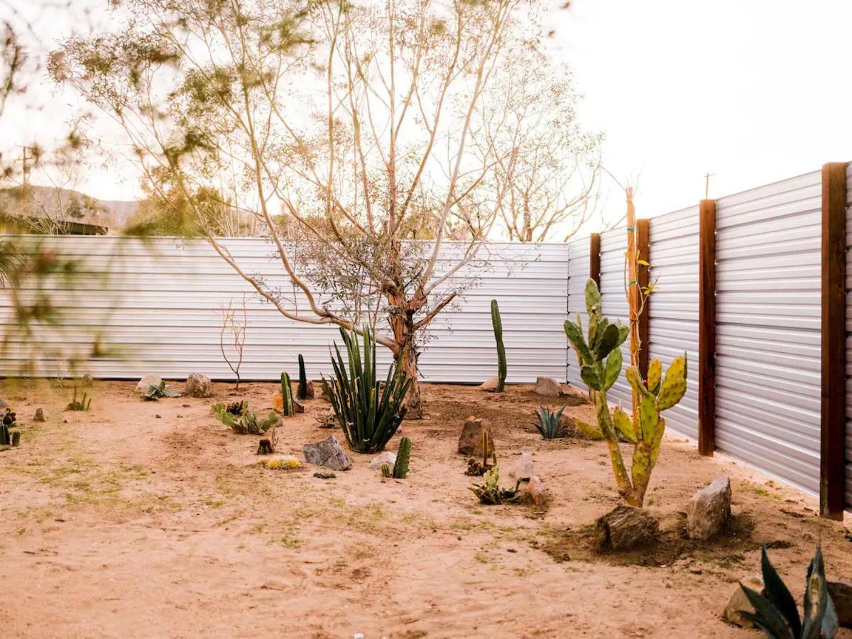 The Zen - Outdoor Shower, Gas Fireplace, Walkable To Shops & Restaurants ジョシュア・ツリー エクステリア 写真