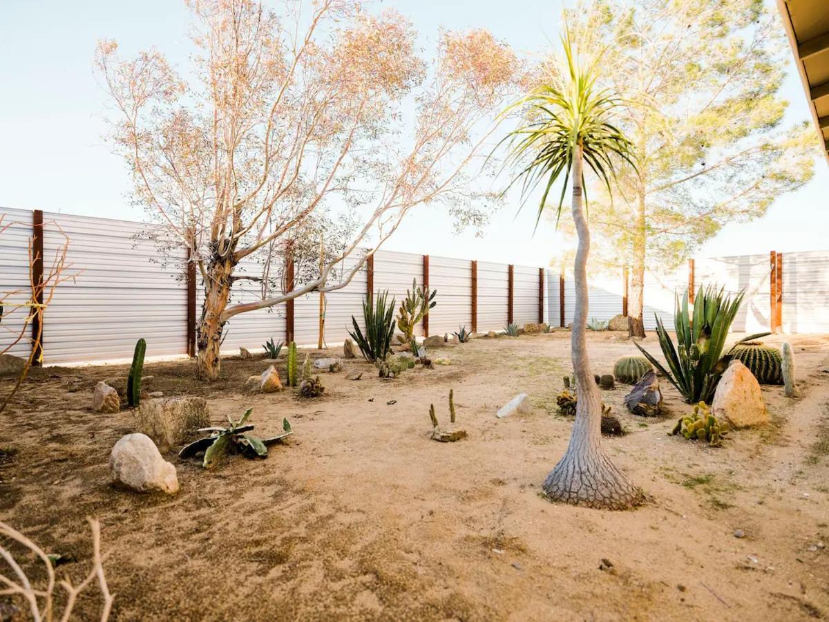 The Zen - Outdoor Shower, Gas Fireplace, Walkable To Shops & Restaurants ジョシュア・ツリー エクステリア 写真