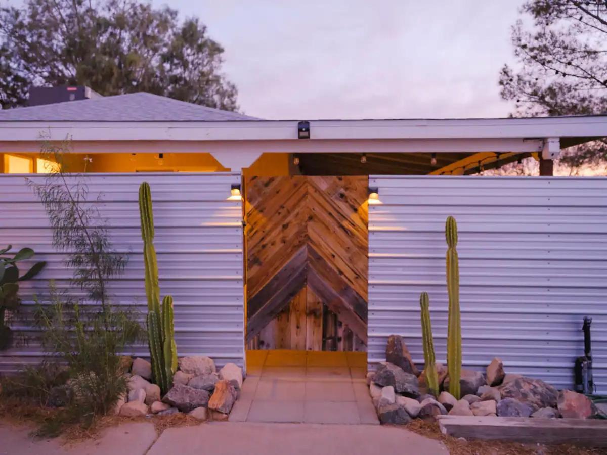 The Zen - Outdoor Shower, Gas Fireplace, Walkable To Shops & Restaurants ジョシュア・ツリー エクステリア 写真