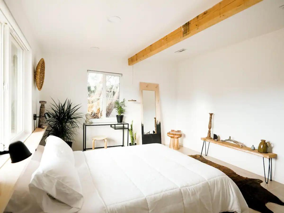 The Zen - Outdoor Shower, Gas Fireplace, Walkable To Shops & Restaurants ジョシュア・ツリー エクステリア 写真